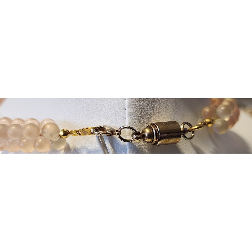 Vintage Trifari Frosted Peach Glass Double Strand Beaded Necklace Magnetic Clasp - Picture 4 of 7